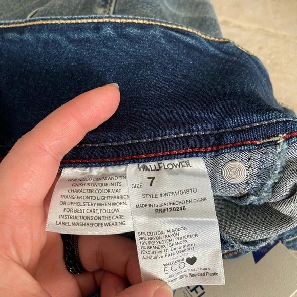 Wallflower Skinny Jeans - Picture 8 of 10